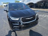 New 2025 Chrysler Pacifica Pinnacle image 3
