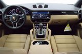 Used 2023 Porsche Cayenne image 4