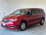 New 2025 Chrysler Pacifica Select image 4