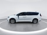 Used 2024 Chrysler Pacifica Touring-L image 5