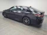 Used 2023 Toyota Camry SE image 3
