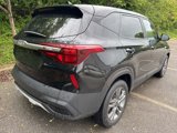 Certified 2022 Kia Seltos LX image 3