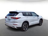 New 2025 Mitsubishi Outlander SE image 3