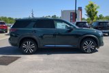 New 2025 Nissan Pathfinder Platinum image 2
