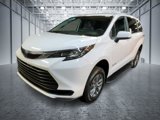 Used 2025 Toyota Sienna LE image 4