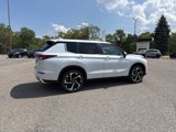 New 2025 Mitsubishi Outlander SE image 6