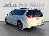 Used 2022 Chrysler Pacifica Limited image 3
