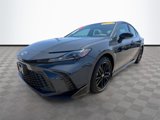 Used 2025 Toyota Camry SE image 3