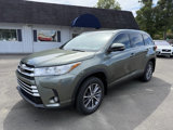 Used 2019 Toyota Highlander XLE image 3