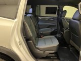 Used 2024 GMC Acadia AT4 w/ Luxury Package image 5