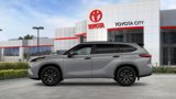 New 2025 Toyota Highlander XLE image 4