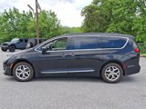 Used 2017 Chrysler Pacifica Touring-L w/ Tire & Wheel Group image 4