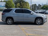 Used 2023 Chevrolet Traverse High Country image 3