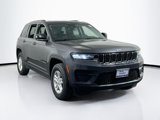 Used 2023 Jeep Grand Cherokee Laredo image 3