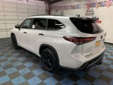 New 2025 Toyota Highlander XLE image 3