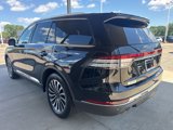 Used 2023 Lincoln Aviator AWD w/ Premium Package image 4