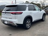 New 2025 Nissan Pathfinder SL w/ Black Appearance Package image 4