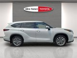 Used 2024 Toyota Highlander Platinum image 5