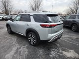 New 2025 Nissan Pathfinder Platinum image 5