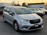 Used 2023 Chrysler Pacifica Touring-L image 2