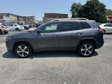 Used 2019 Jeep Cherokee Limited image 2