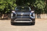 New 2025 Mitsubishi Outlander SE image 2