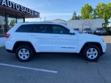 Used 2017 Jeep Grand Cherokee Laredo image 2