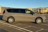 New 2025 Chrysler Pacifica Select image 2