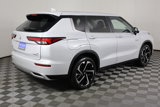 New 2025 Mitsubishi Outlander SE image 6