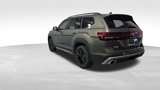 New 2025 Volkswagen Atlas Peak Edition SE image 3