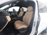 Certified 2025 Porsche Cayenne image 5