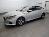 Used 2020 Nissan Altima 2.5 SV image 2
