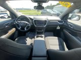 Used 2023 GMC Acadia SLE w/ Driver Convenience Package image 2