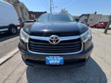 Used 2015 Toyota Highlander LE image 2