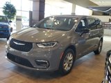 New 2025 Chrysler Pacifica Select image 4