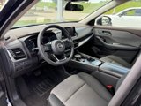 Used 2023 Nissan Rogue SV image 3