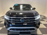 Certified 2022 Volkswagen Atlas Cross Sport SE w/ Panoramic Sunroof Package image 2