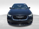 New 2025 Chrysler Pacifica Select image 2