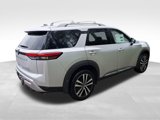 New 2025 Nissan Pathfinder Platinum image 5