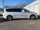 Used 2022 Chrysler Pacifica Limited image 6