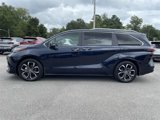 Used 2025 Toyota Sienna Platinum image 3