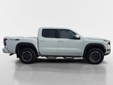 New 2025 Nissan Frontier PRO-4X w/ Pro Premium Package image 2