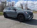 New 2025 Volkswagen Atlas Peak Edition SE image 2