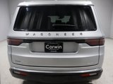 Certified 2023 Jeep Wagoneer Series III w/ Preferred Equipment Group image 3