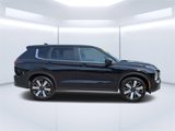 New 2025 Mitsubishi Outlander SE image 2