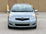 Used 2010 Toyota Yaris 4-Door Hatchback image 2