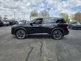 Used 2024 Nissan Rogue SV w/ SV Premium Package image 4