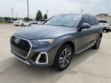 Certified 2025 Audi Q5 2.0T Premium Plus image 3