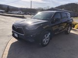 Used 2023 Toyota Highlander LE image 3