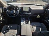 New 2025 Nissan Pathfinder Platinum image 2